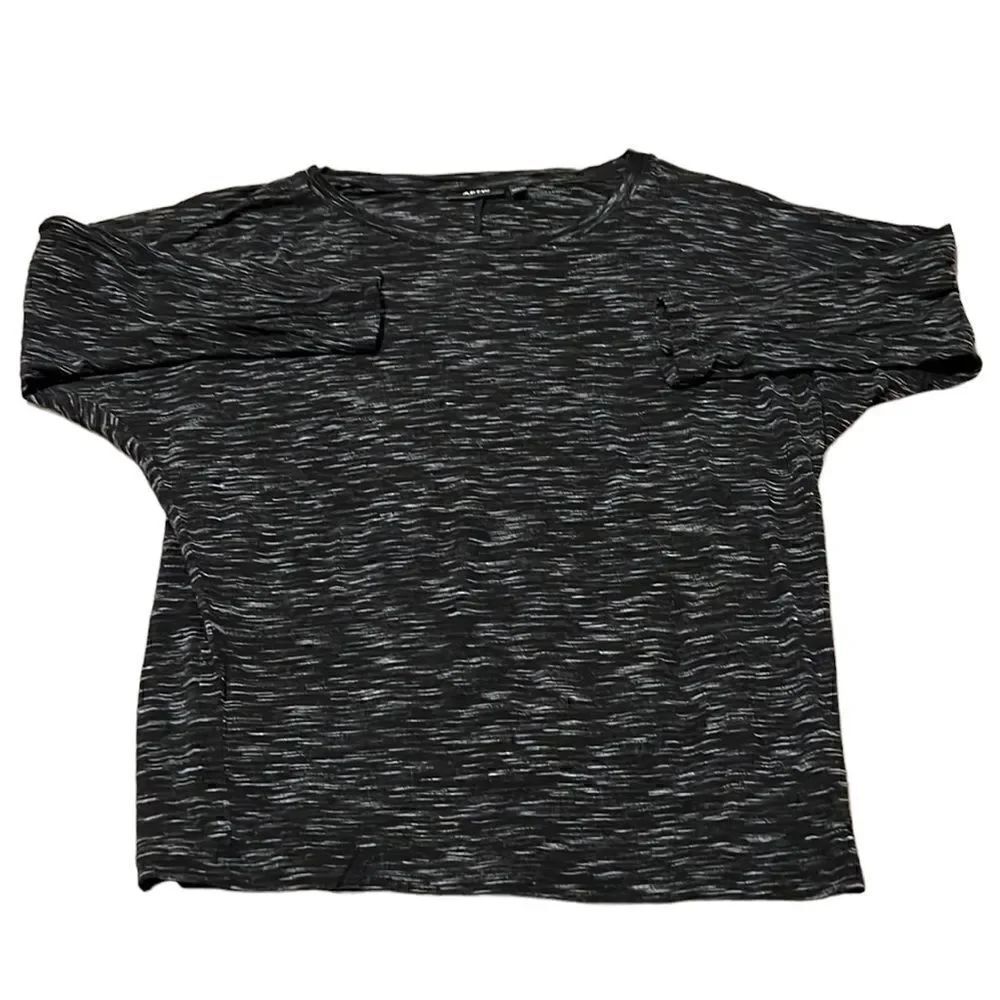 Apt 9 3/4 raglan sleeve black & white knit top GUC